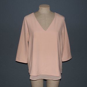 New C&E Blush V-Neck Cutout Layered Top sz L NWT